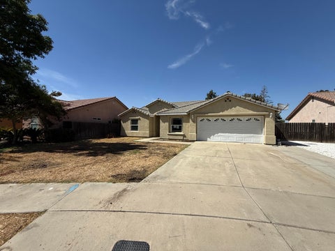 Photo of 712 Moraga Court, Tulare, CA 93274 (MLS # 243669)