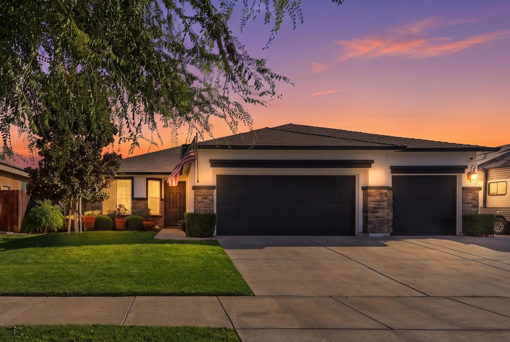 Photo of 3939 E Laura Avenue, Visalia, CA 93292 (MLS # 244400)