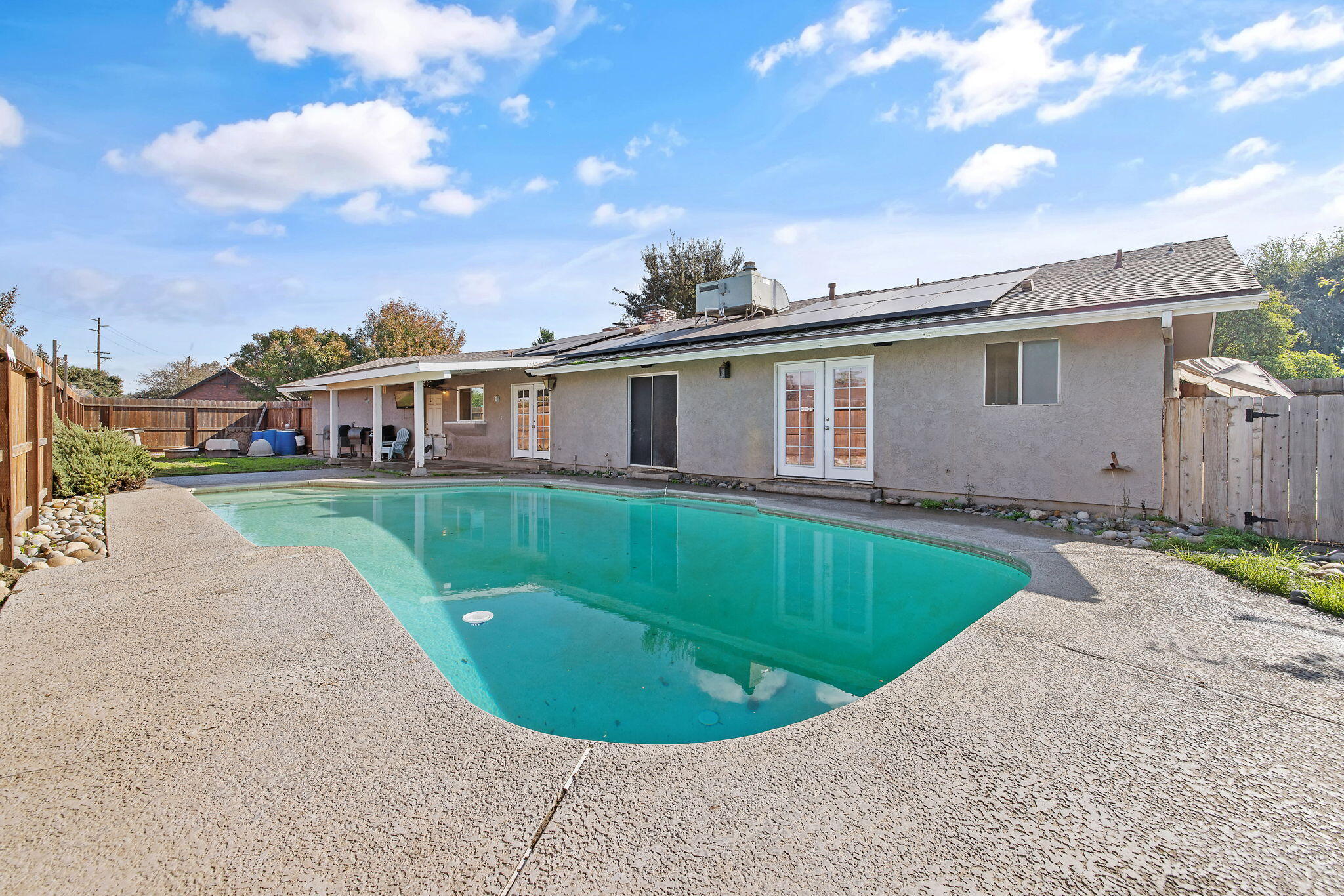 Visalia, California 93277, United States, 3 Bedrooms Bedrooms, ,2 BathroomsBathrooms,Residential,Active,247941