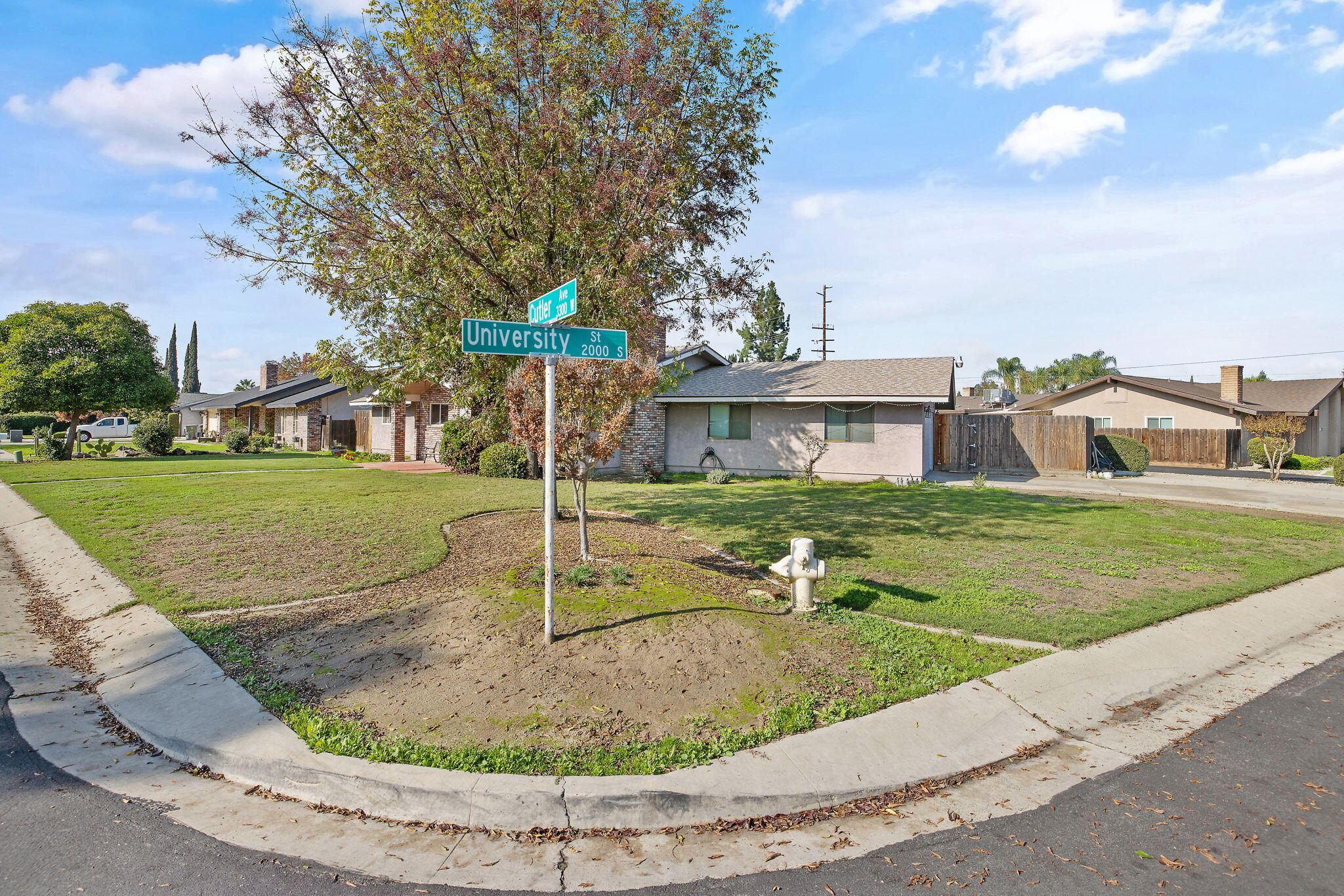 Visalia, California 93277, United States, 3 Bedrooms Bedrooms, ,2 BathroomsBathrooms,Residential,Active,247941