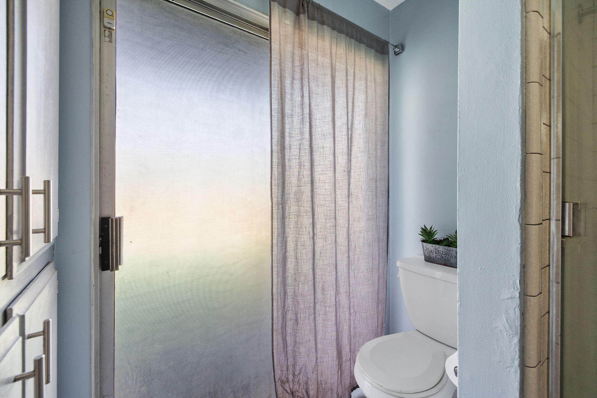 Visalia, California 93277, United States, 3 Bedrooms Bedrooms, ,2 BathroomsBathrooms,Residential,Active,247941