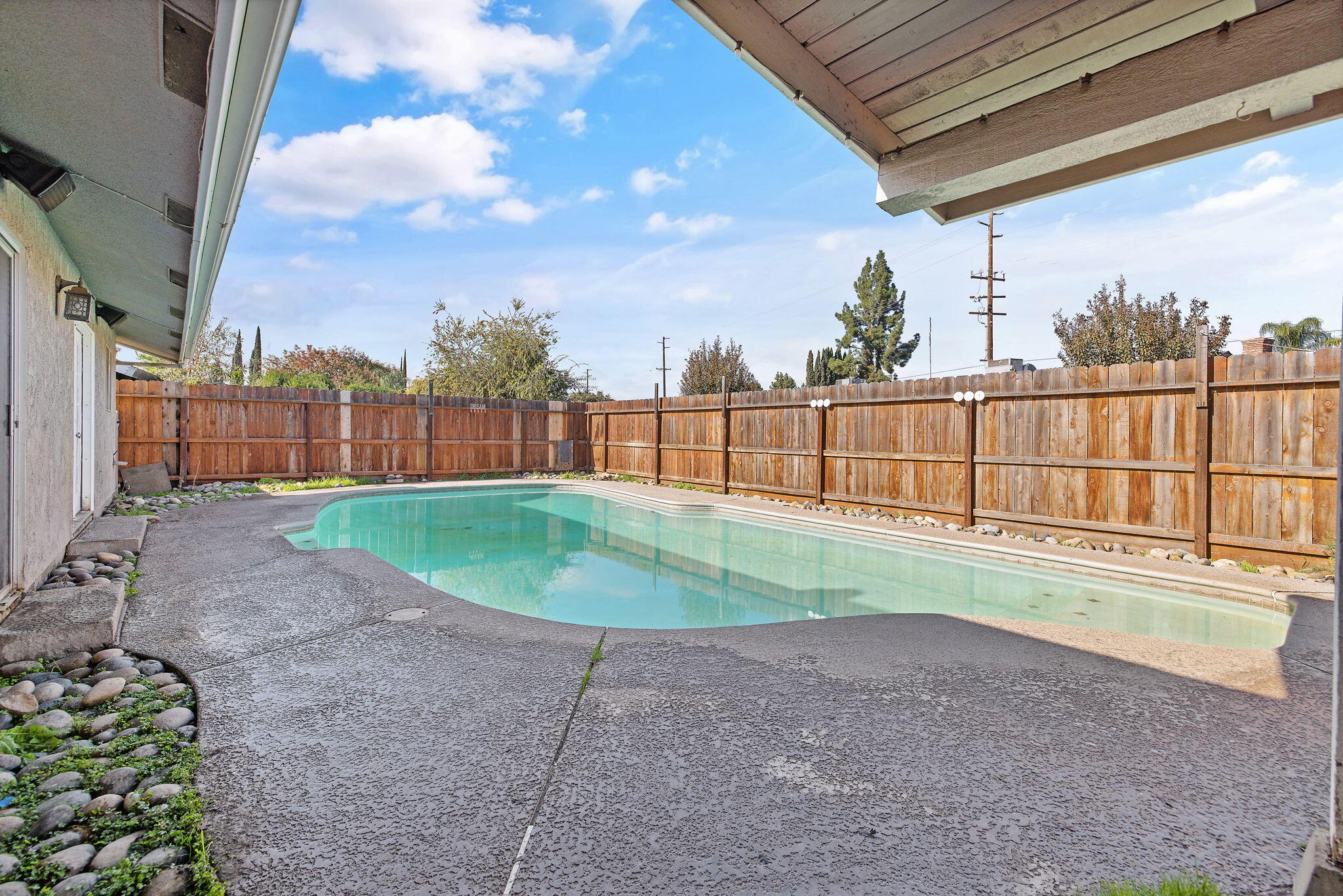 Visalia, California 93277, United States, 3 Bedrooms Bedrooms, ,2 BathroomsBathrooms,Residential,Active,247941