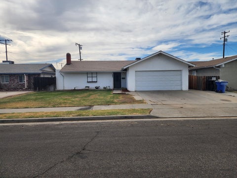Photo of 1124 Robin Avenue, Hanford, CA 93230 (MLS # 244379)