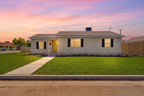 Photo of 593 N 3rd Street, Porterville, CA 93257 (MLS # 241141)