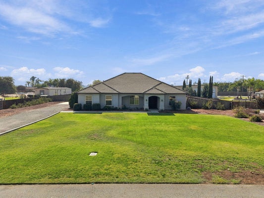 11943 BERMUDA ST, VISALIA, CA 93291 - Image fd0cb7a2ea55e15e8ae52ccb435ef399/1828719010