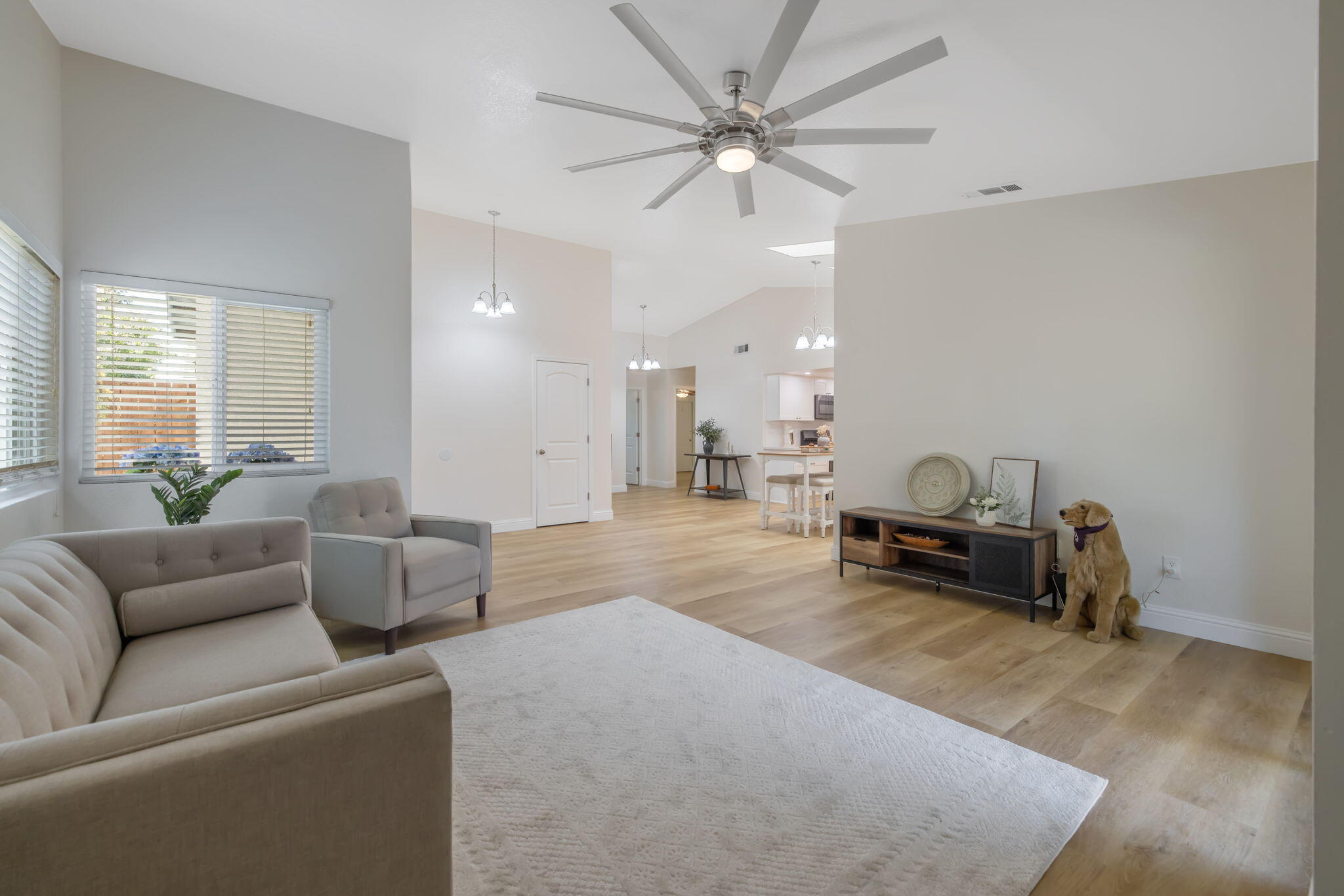 Visalia, California 93292, United States, 3 Bedrooms Bedrooms, ,2 BathroomsBathrooms,Residential,Active,191171