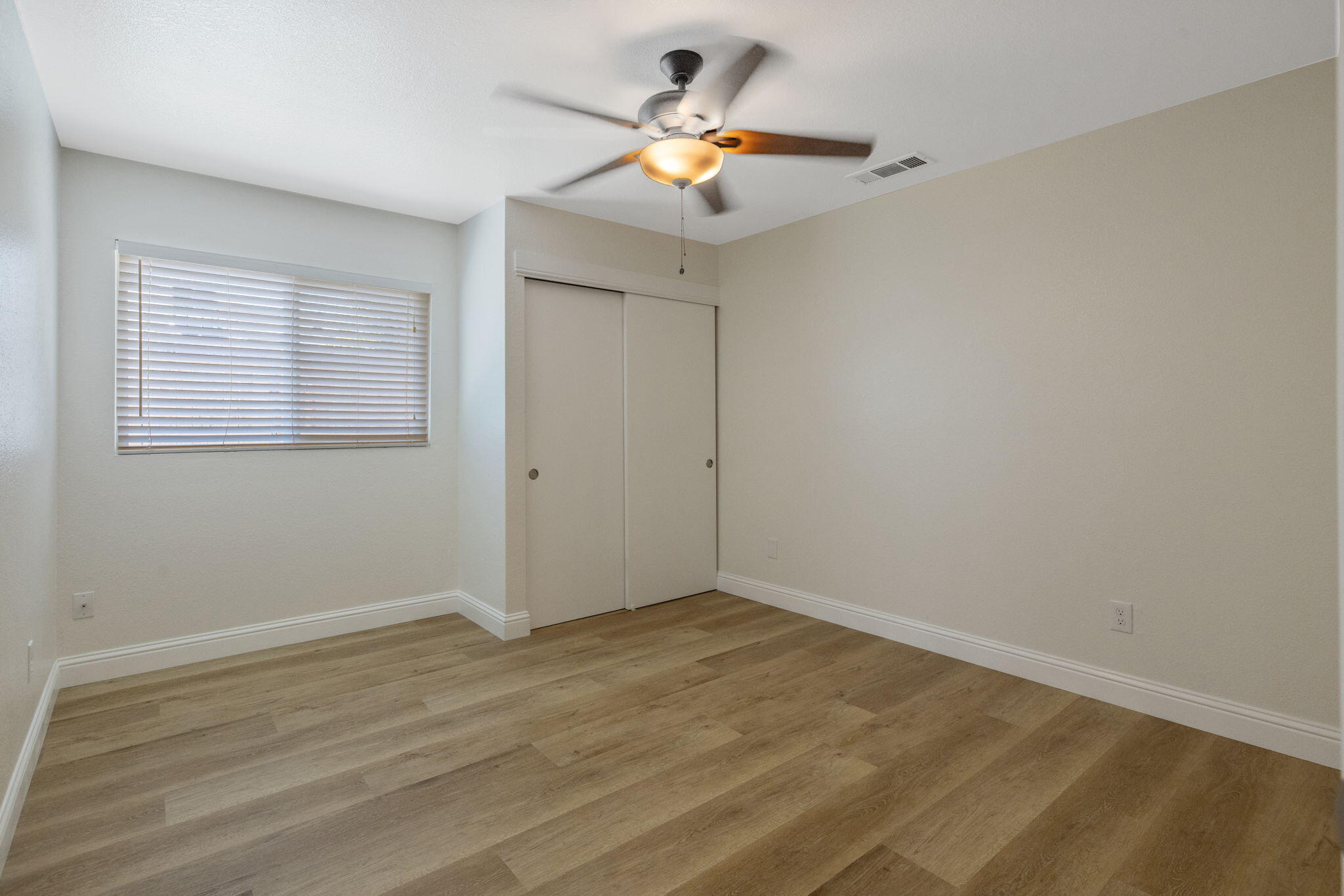 Visalia, California 93292, United States, 3 Bedrooms Bedrooms, ,2 BathroomsBathrooms,Residential,Active,191171