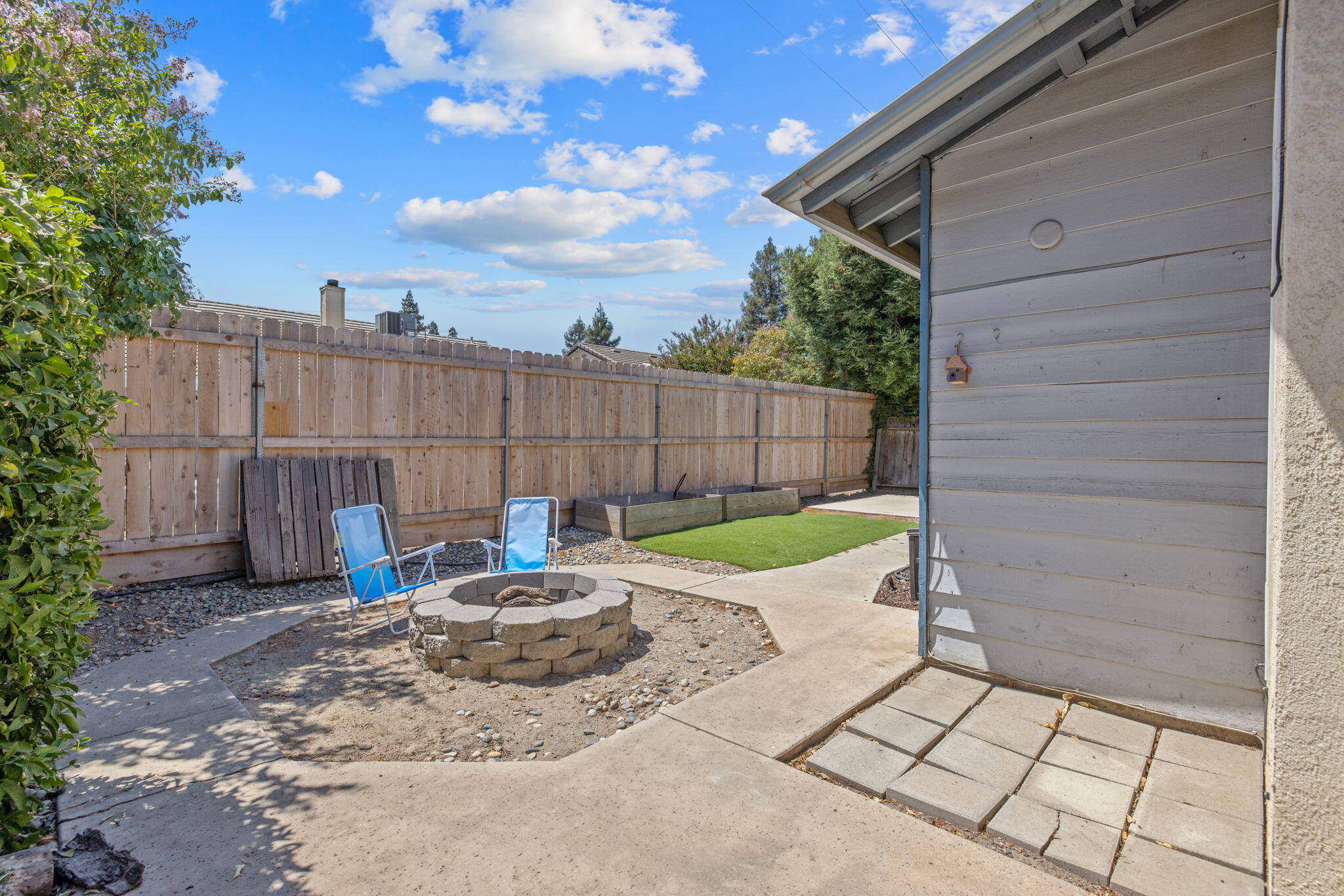 Visalia, California 93292, United States, 3 Bedrooms Bedrooms, ,2 BathroomsBathrooms,Residential,Active,191171