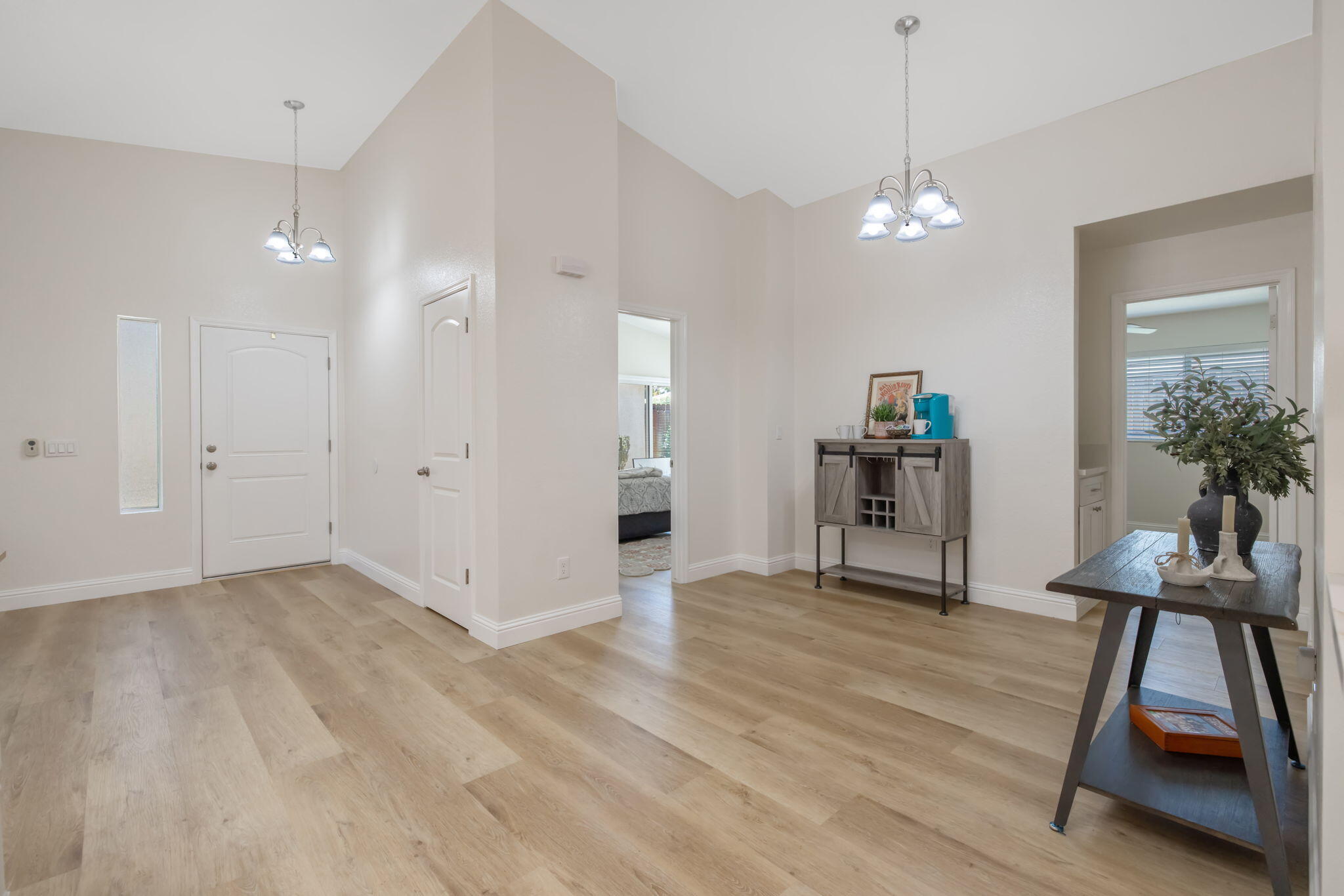 Visalia, California 93292, United States, 3 Bedrooms Bedrooms, ,2 BathroomsBathrooms,Residential,Active,191171