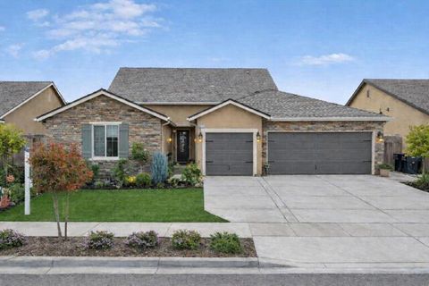 Photo of 2241 E Monte Verde Court, Visalia, CA 93292 (MLS # 241131)