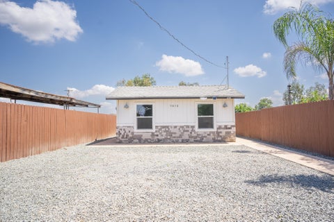 Photo of 9893 Vista Avenue, Hanford, CA 93230 (MLS # 243767)