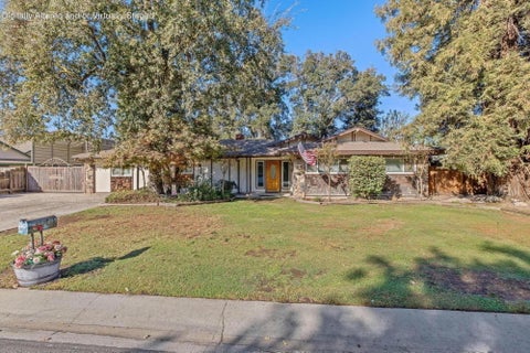 Photo of 31031 Tower Road, Visalia, CA 93292 (MLS # 244695)