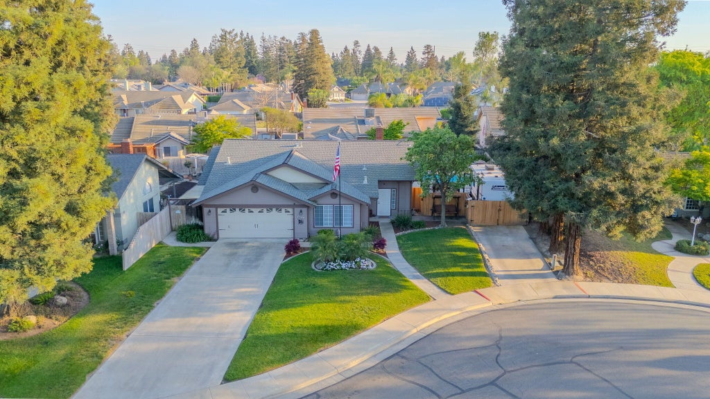 Photo of 6027 W Judy Court, Visalia, CA 93277 (MLS # 240920)