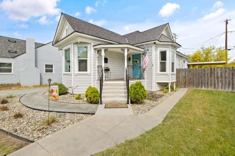 Photo of 124 W Florinda Street, Hanford, CA 93230 (MLS # 241313)