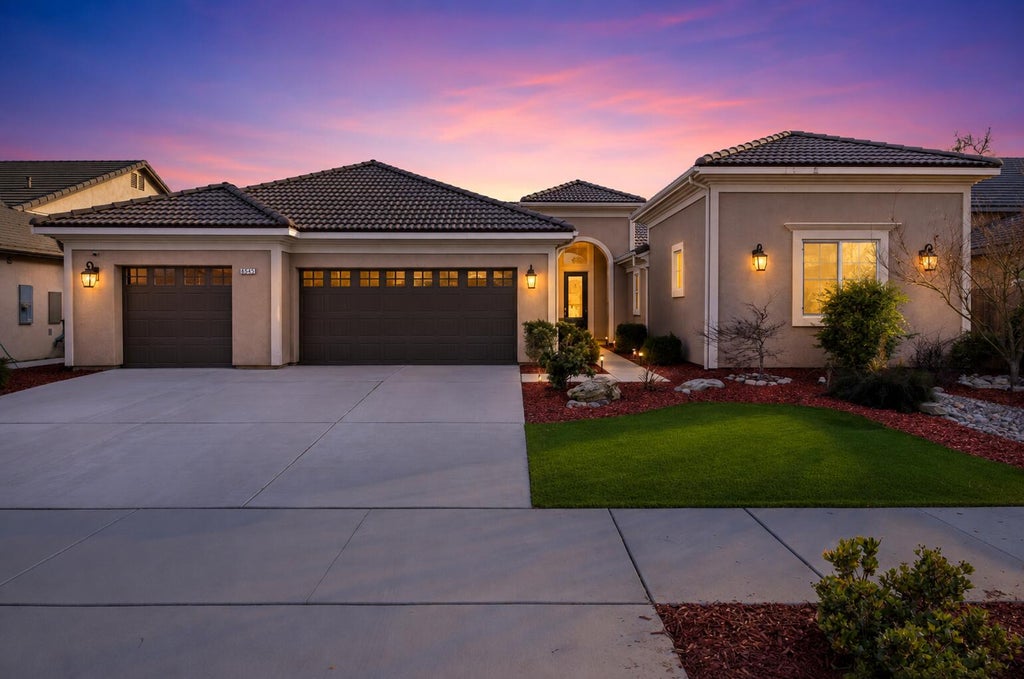 Photo of 6545 W Wren Avenue, Visalia, CA 93291 (MLS # 243047)