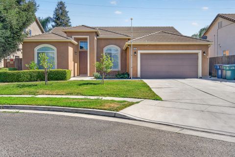 Photo of 1983 Malvasia Court, Tulare, CA 93274 (MLS # 242619)