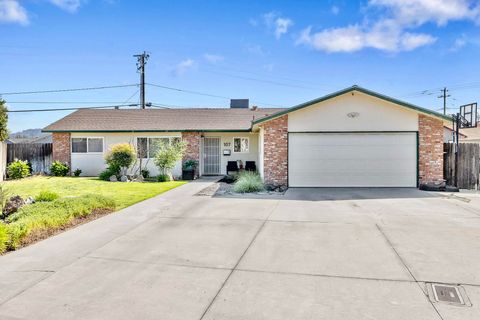 Photo of 107 Ruth Street, Exeter, CA 93221 (MLS # 240322)