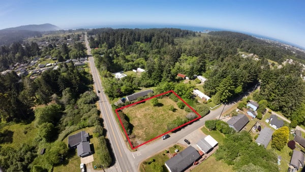 304 HUMBOLDT RD, CRESCENT CITY, CA 95531 - Image 4d2136e5f791785c3d7eea68c30ee332/864799528