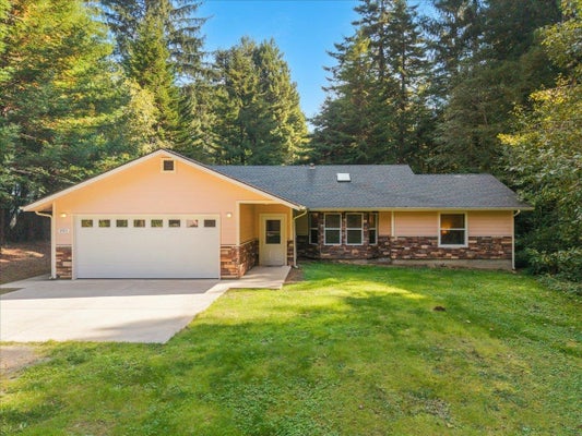 701 PARK PL, CRESCENT CITY, CA 95531 - Image 790163a9682f9a7ac9eef0bc718ddf75/697776397