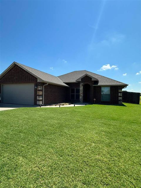 401 N Mountain Meadow Dr, Cache, OK 73527 - #: 166312