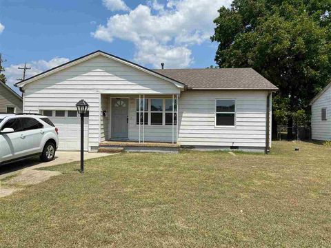 113 W Chestnut, Duncan, OK 73533 - #: 166756