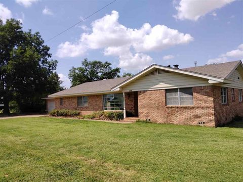 402 S Mapel St, Grandfield, OK 73546 - #: 166538