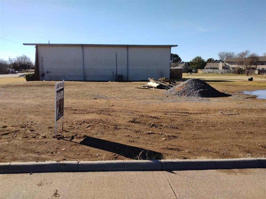 6712 NW WILLOW WOOD LOOP, LAWTON, OK 73505 - Image b0b70fa61fe28bb962360c23d2f40310/4050353814