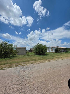 2002 CHARLES WHITLOW AVE, LAWTON, OK 73501 - Image e26dcc778d54b2cbd6d090b0a719f9fb/4142436459