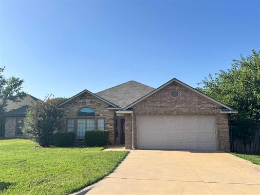 211 NW CHERRY AVE, CACHE, OK 73527 - Image fa8ff77d2ee81a3bb84f1d48dcdea285/4148883333
