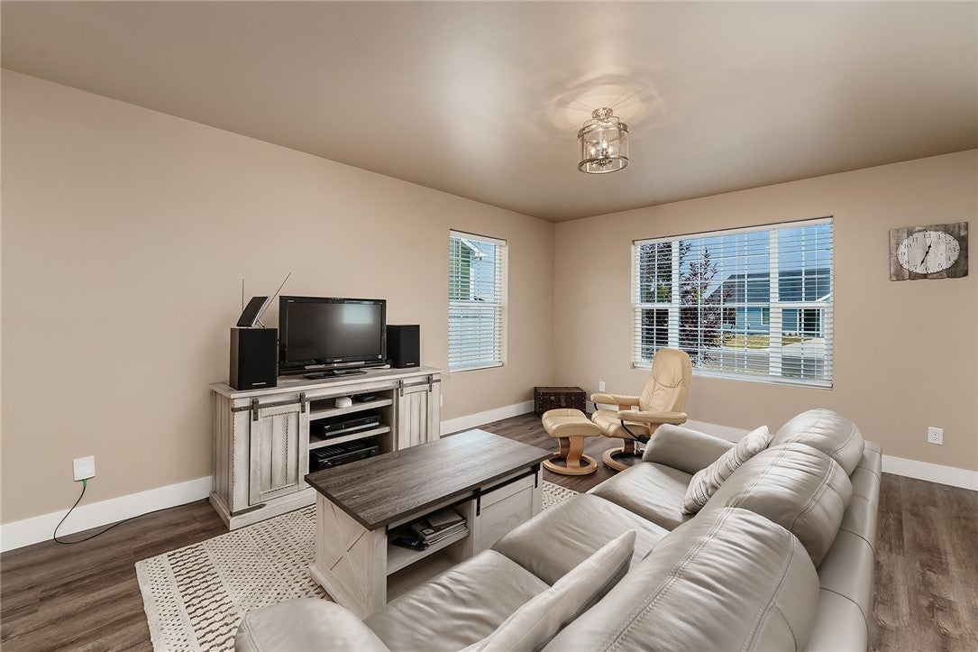 924 Presidio Lane