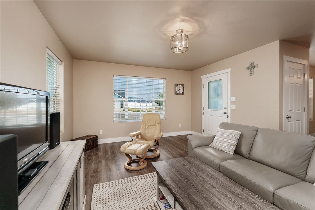 924 Presidio Lane