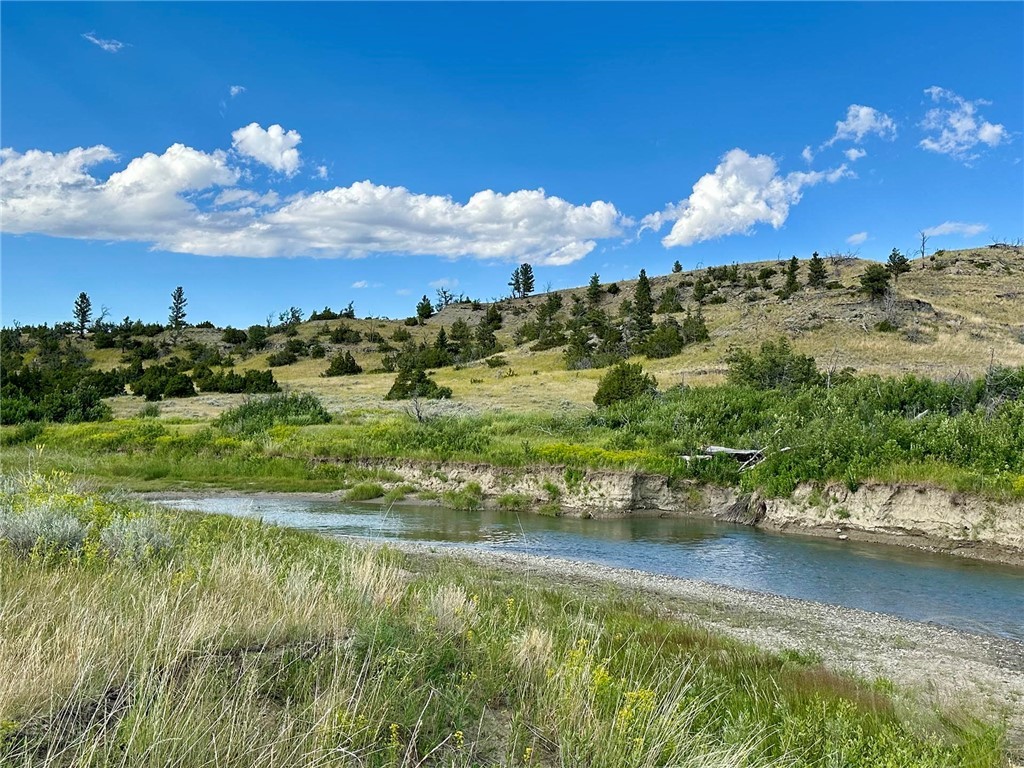 1058 Sweet Grass Road