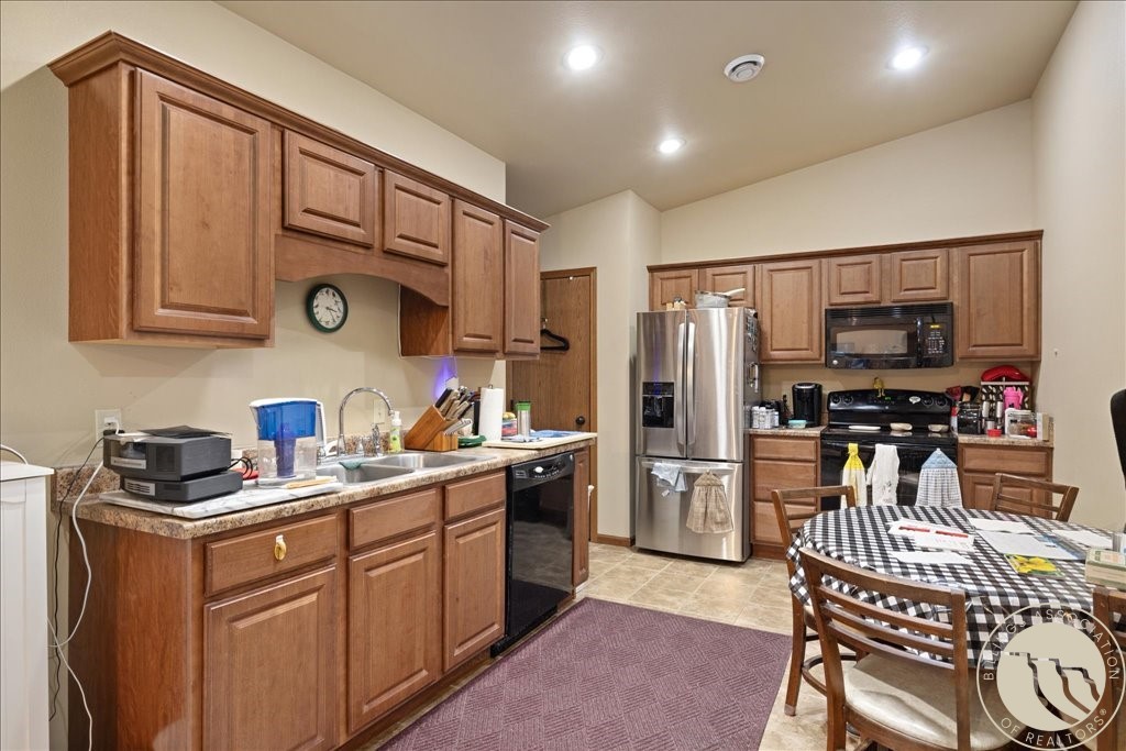 5327 Frontier Drive 2