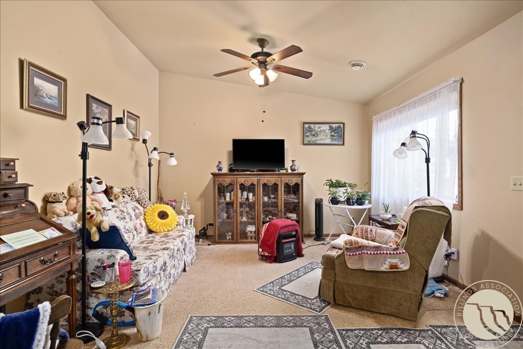 5327 Frontier Drive 2