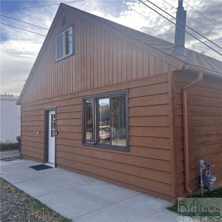422.5 Platt Avenue N