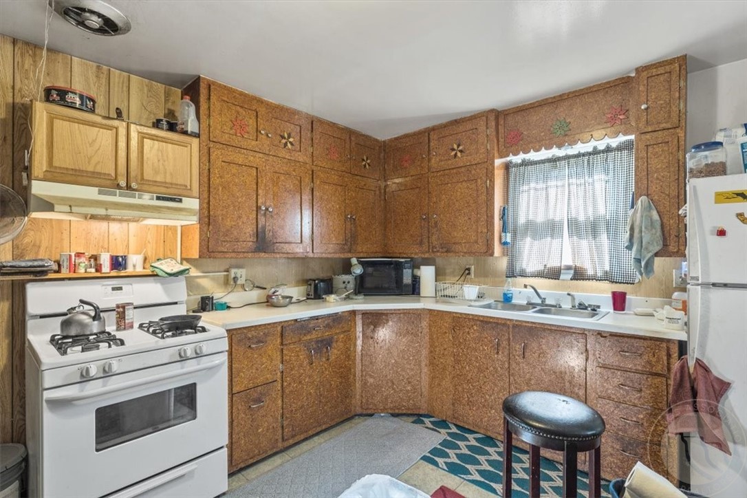 242 Hemlock Drive
