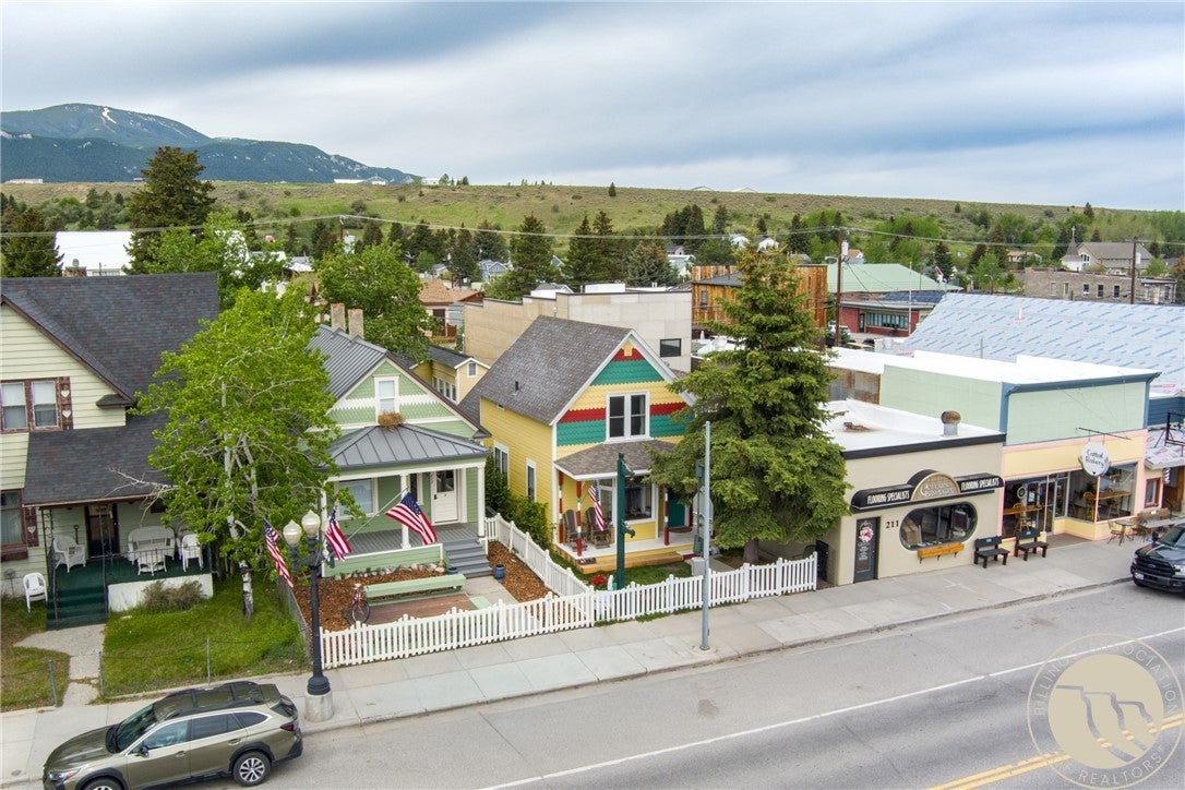 215 Broadway Avenue S