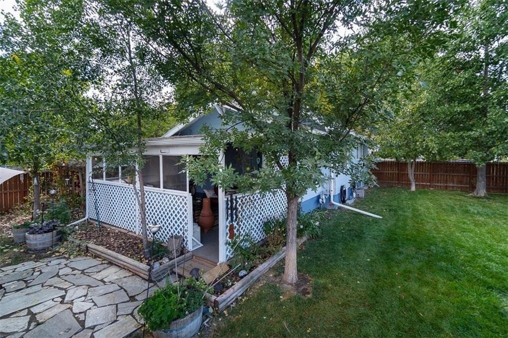 319 West Ave
