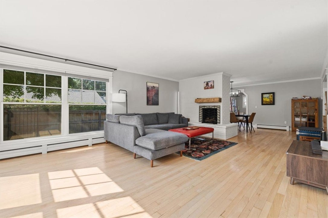 2510 Longfellow Place