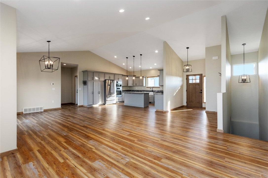 7644 White Pine Circle