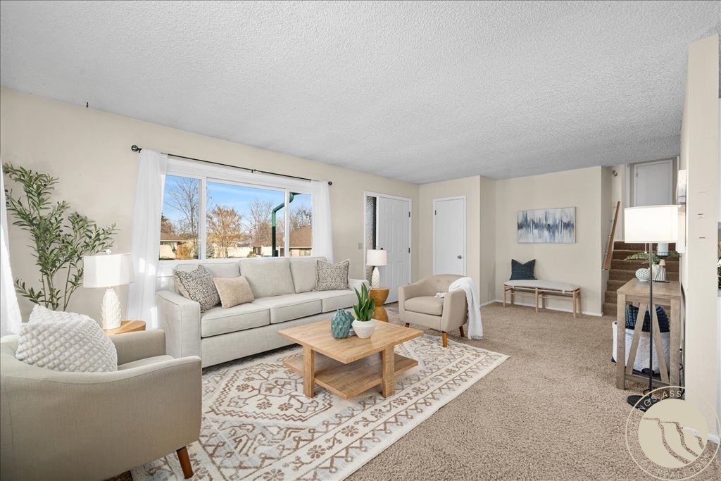 446 N Lakeview Drive