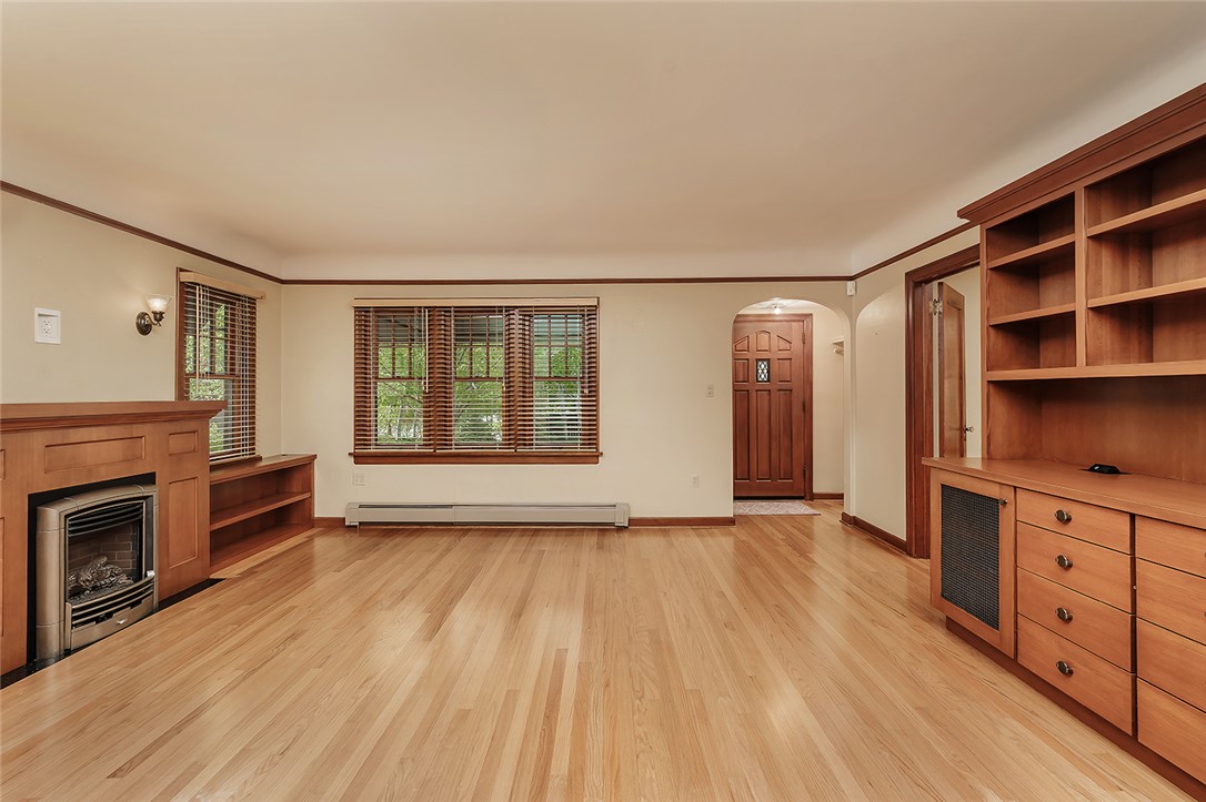 1905 Poly Drive