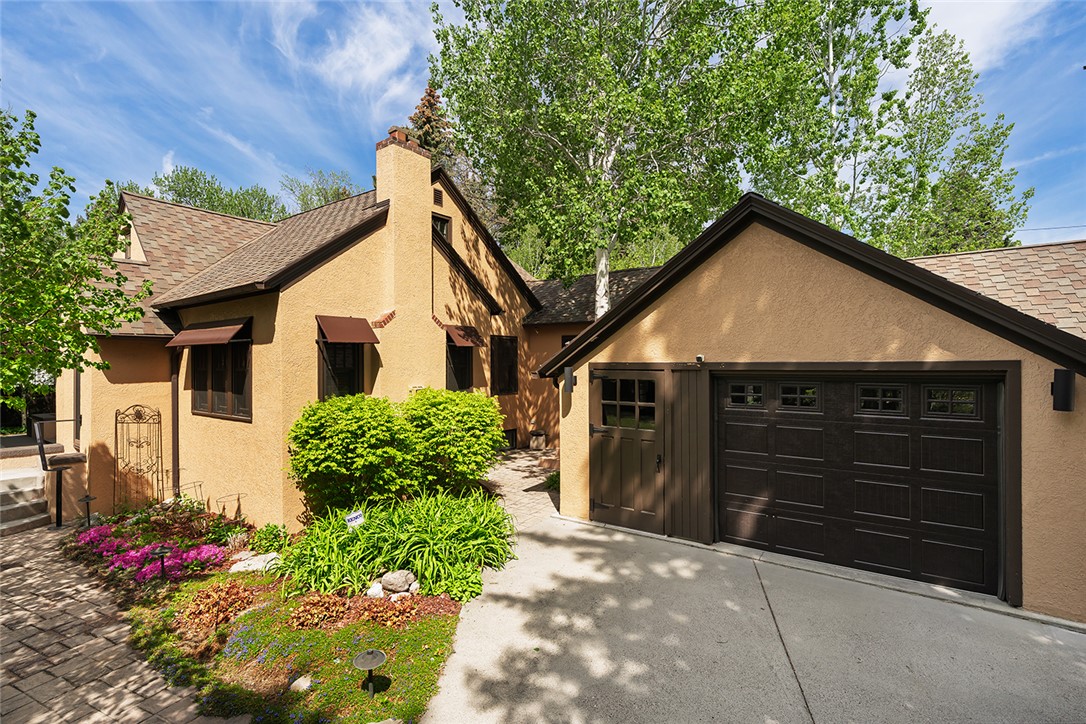 1905 Poly Drive