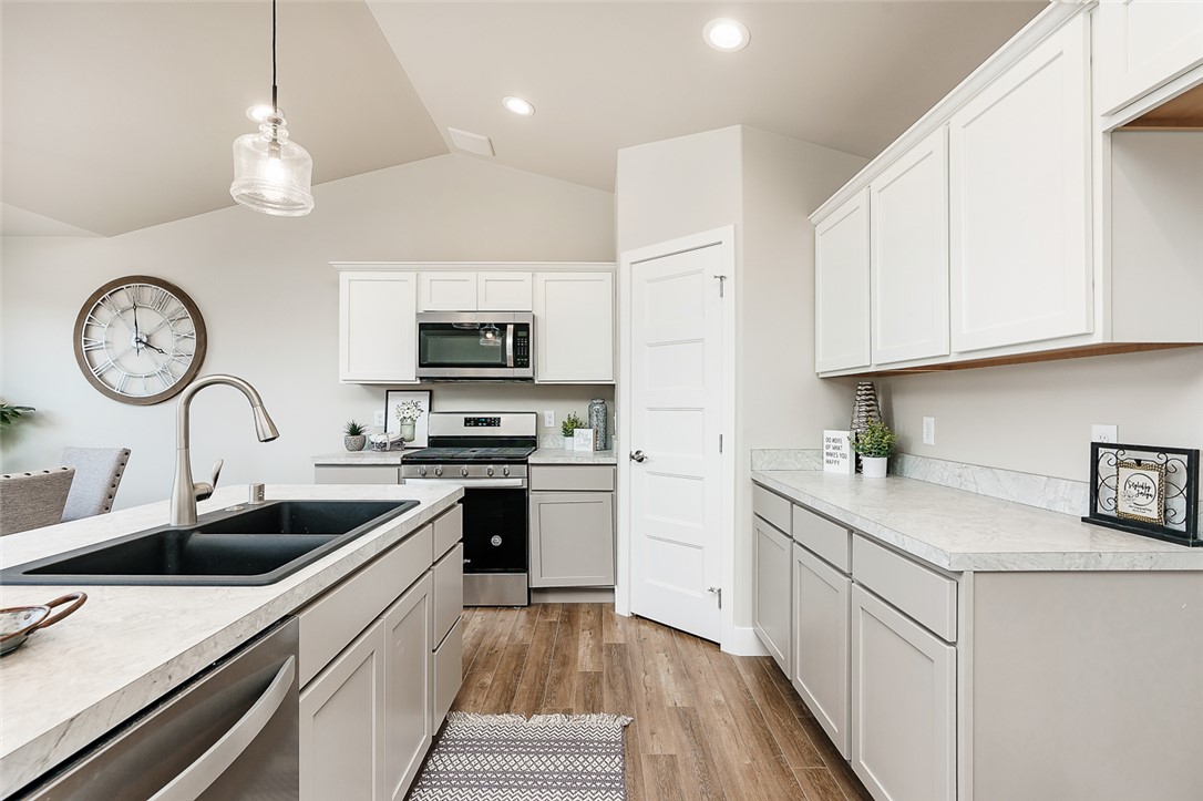 2235 Greenbriar Road