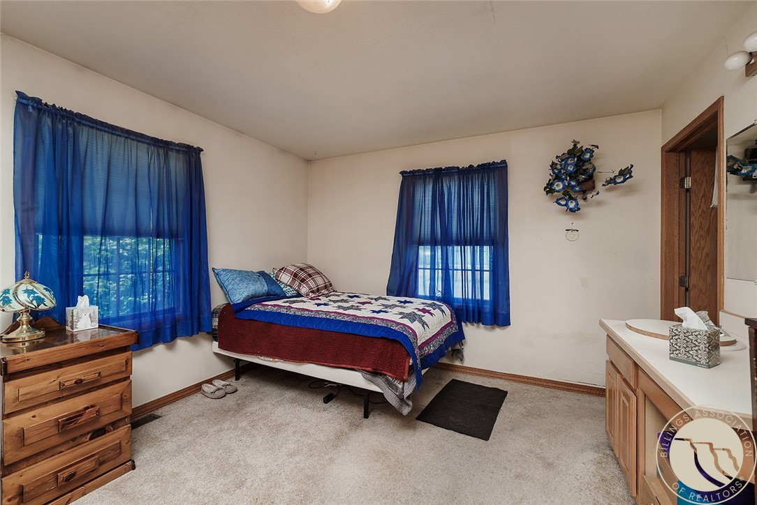 516 9th Avenue W