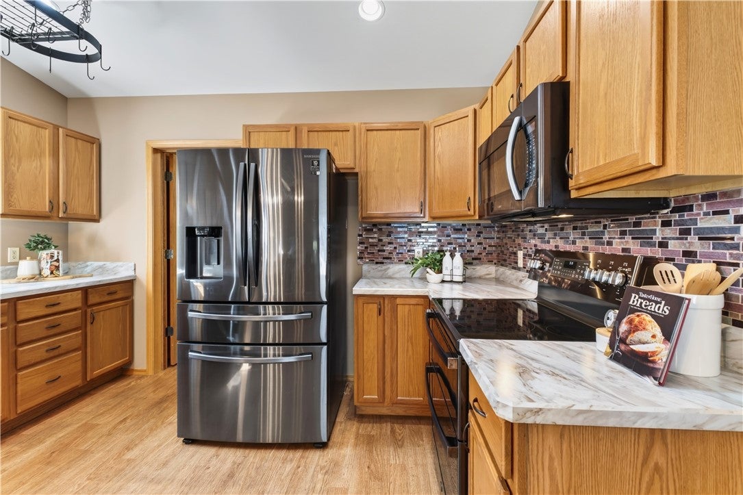 1226 Cottonwood Boulevard 24