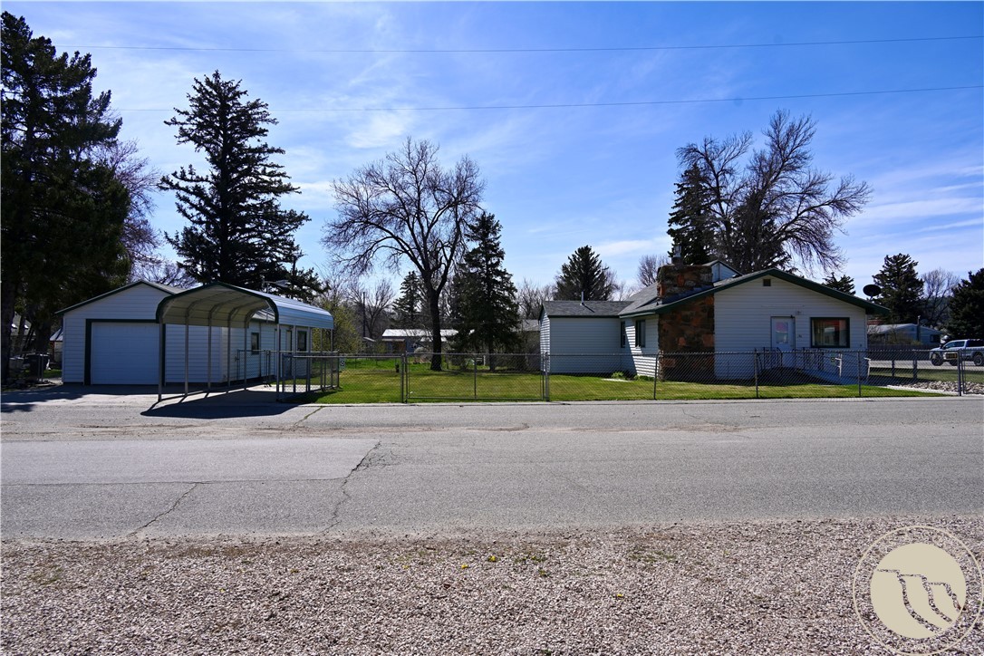310 W Carbon Avenue