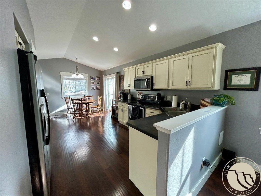 5255 Golden Hollow Road