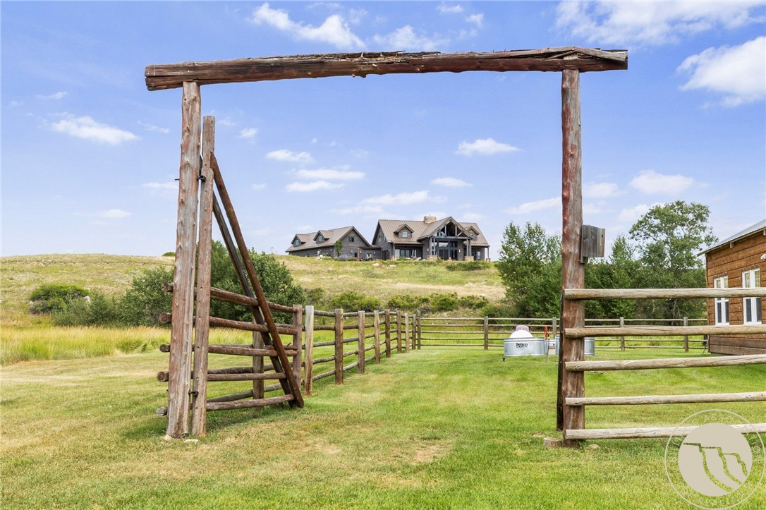 Nye, Montana 59061, United States, 5 Bedrooms Bedrooms, ,5 BathroomsBathrooms,Residential,Active,187984