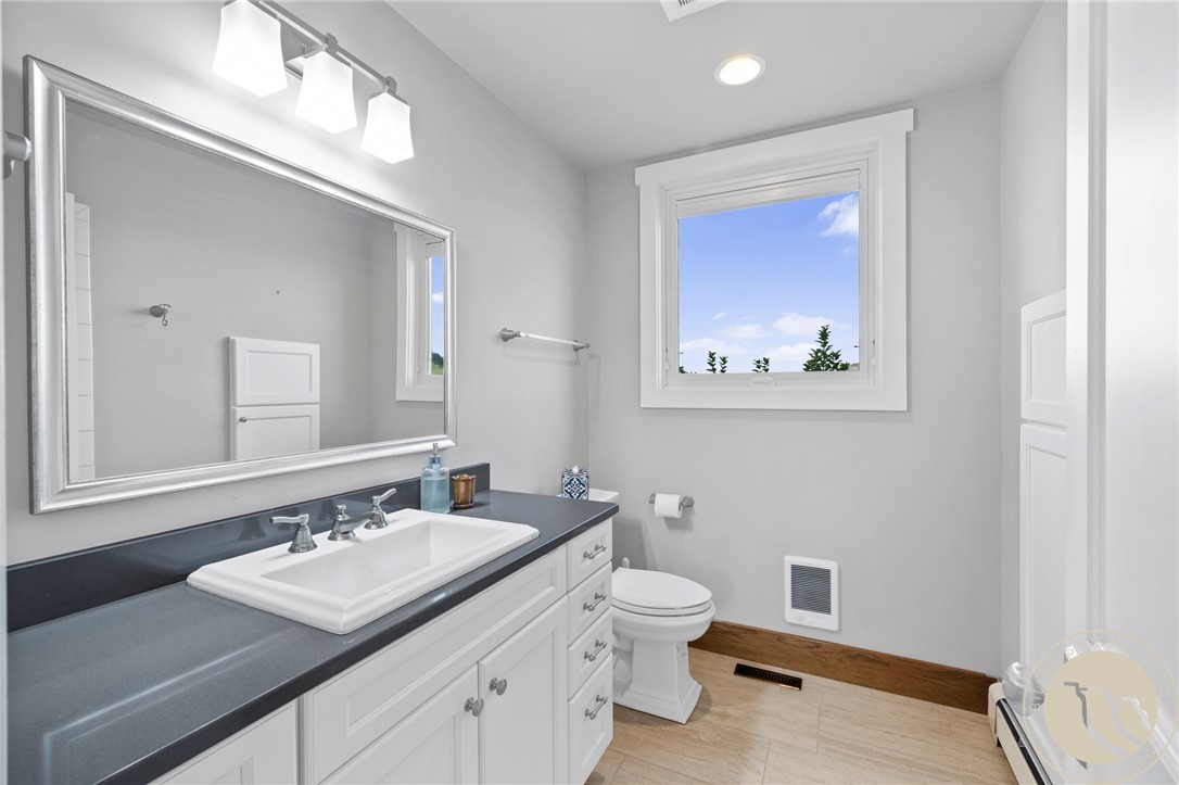 Nye, Montana 59061, United States, 5 Bedrooms Bedrooms, ,5 BathroomsBathrooms,Residential,Active,187984